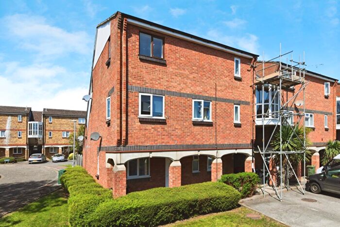 1 Bedroom Maisonette For Sale In Calvert Drive, Basildon, Essex, SS13