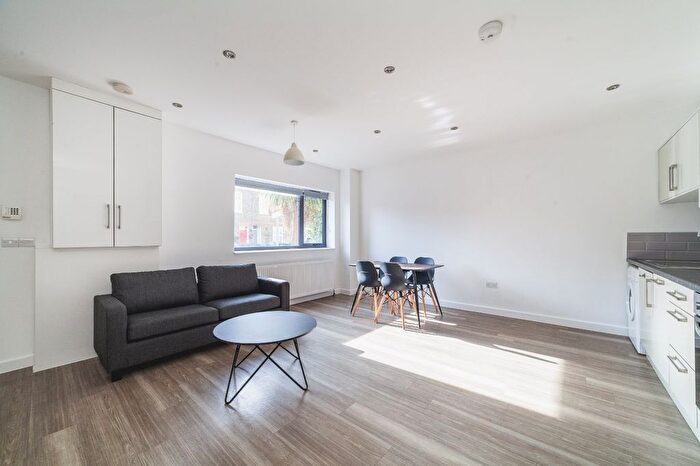 2 Bedroom Flat To Rent In Aldeburgh Street, Greenwich, London, SE10