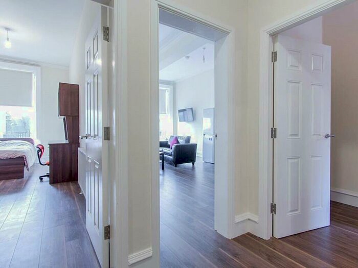 3 Bedroom Apartment To Rent In Blenheim Terrace, Leeds, #, LS2