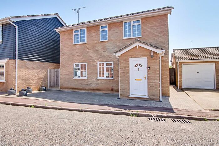 4 Bedroom Detached House For Sale In Shepard Close, Leigh-On-Sea, SS9