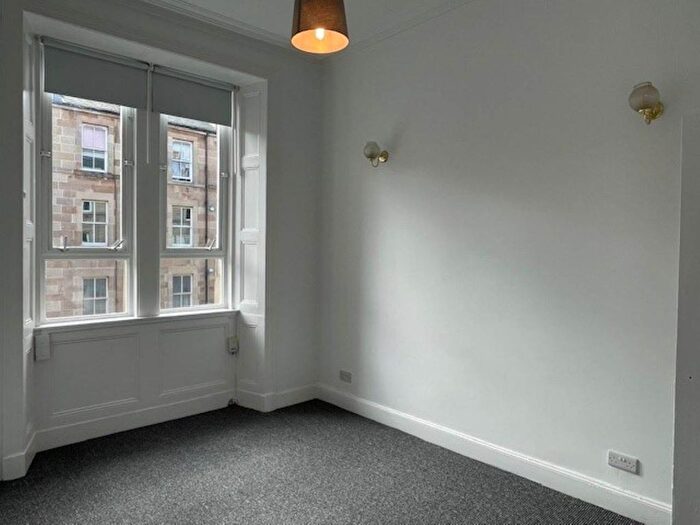 1 Bedroom Flat To Rent In Albert Street, Edinburgh, EH7