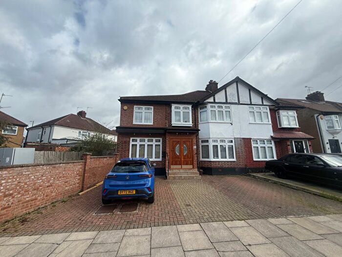 4 Bedroom Property To Rent In Alders Road, Edgware, HA8