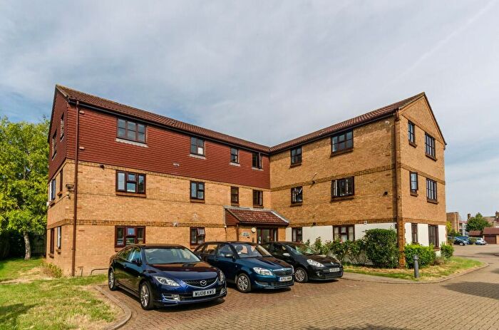 2 Bedroom Flat To Rent In Lewis Road, Colliers Wood, Mitcham, CR4