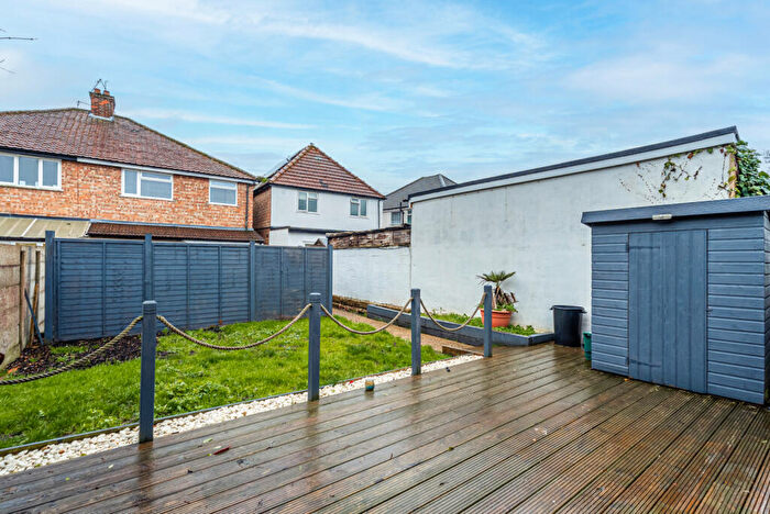 2 Bedroom Maisonette To Rent In Hatfield Road, St. Albans, Hertfordshire, AL4