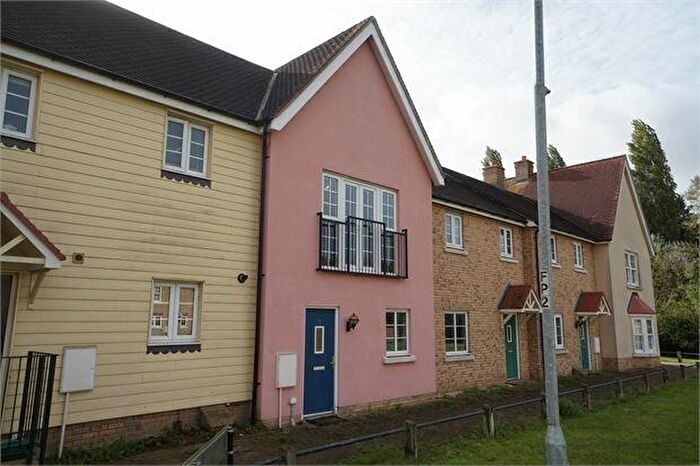 2 Bedroom Apartment To Rent In Riverbank Walk, Colchester, CO1