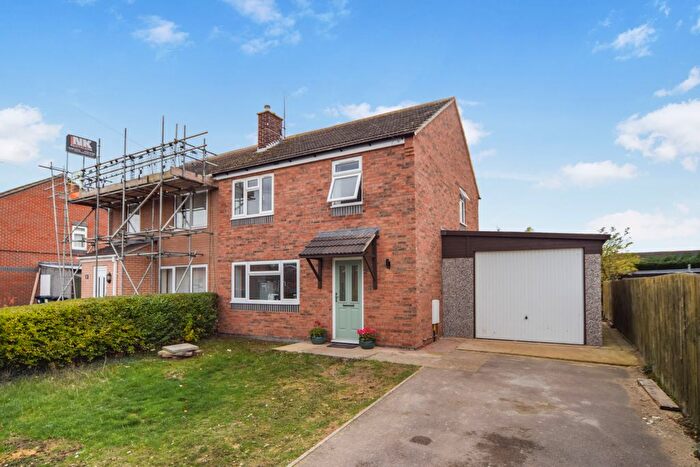 3 Bedroom Semi Detached House For Sale In Brampton, Huntingdon, PE28