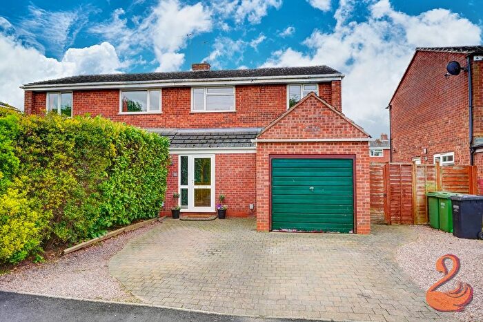 3 Bedroom Semi Detached House For Sale In Myatt Road, Offenham, WR11