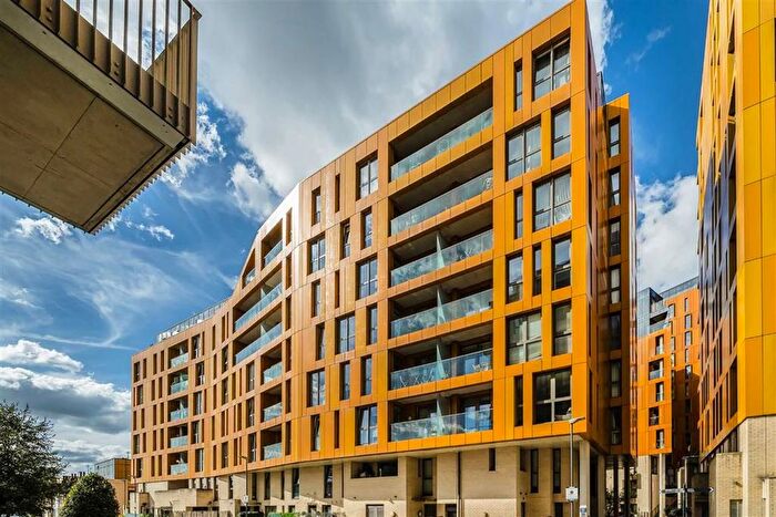 2 Bedroom Flat For Sale In Cable Walk, Greenwich, SE10