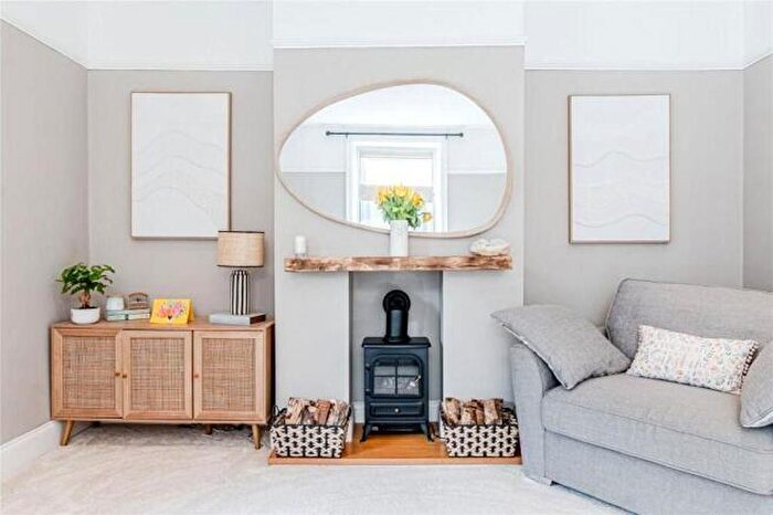 5 Bedroom End Of Terrace House For Sale In Ashgrove Greengates, Bradford, BD10