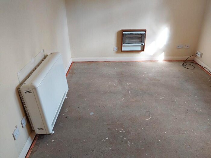 1 Bedroom Semi-Detached House To Rent In Castle Mews, Mansfield, Nottinghamshire, NG19