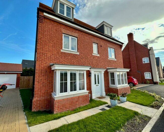 5 Bedroom House To Rent In Elder Close, Chelmsford, CM1