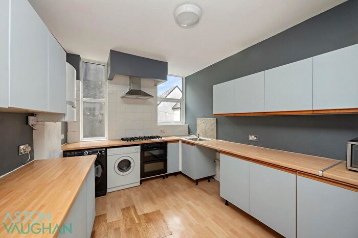 3 Bedroom Flat To Rent In Gloucester Place, Brighton, BN1