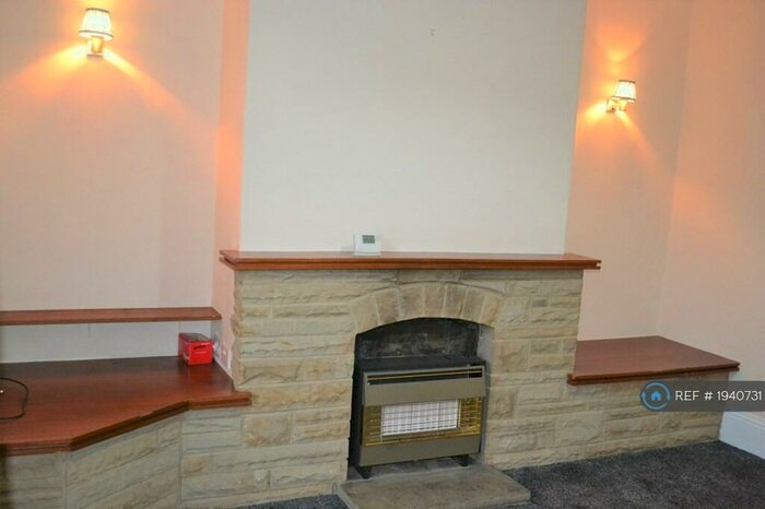 3 Bedroom Terraced House To Rent In Carlton House Terrace, Halifax, HX1