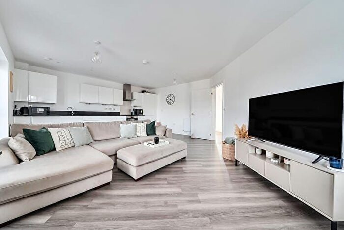 2 Bedroom Flat For Sale In Clover Street, Northampton, Northamptonshire, NN5