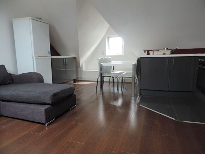 1 Bedroom Flat To Rent In Whitchurch Road, Heath, Cardiff, CF14