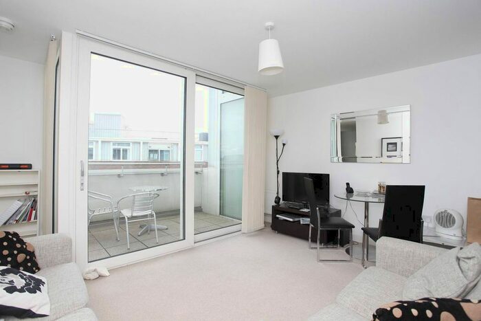 1 Bedroom Flat To Rent In Surrey Quays Road, Canada Water, London, SE16