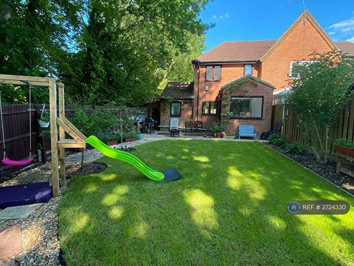 4 Bedroom Semi Detached House To Rent In Kerry Close, Fleet, GU51