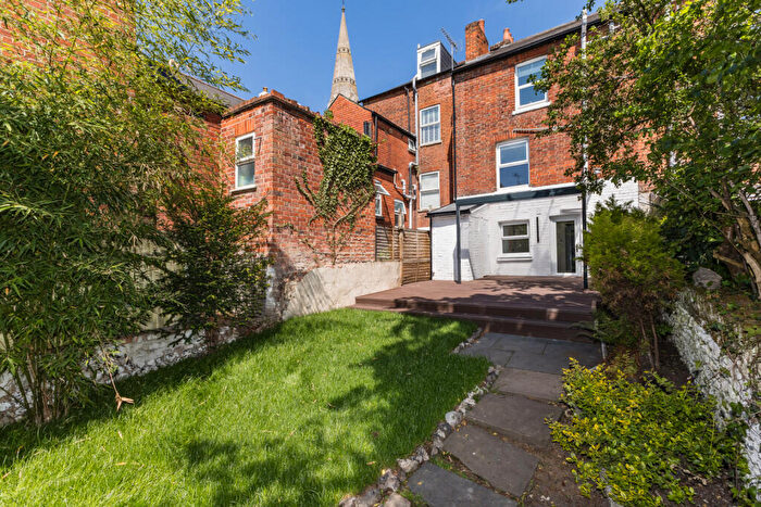 1 Bedroom Apartment To Rent In Watlington Street, Reading, Berkshire, RG1