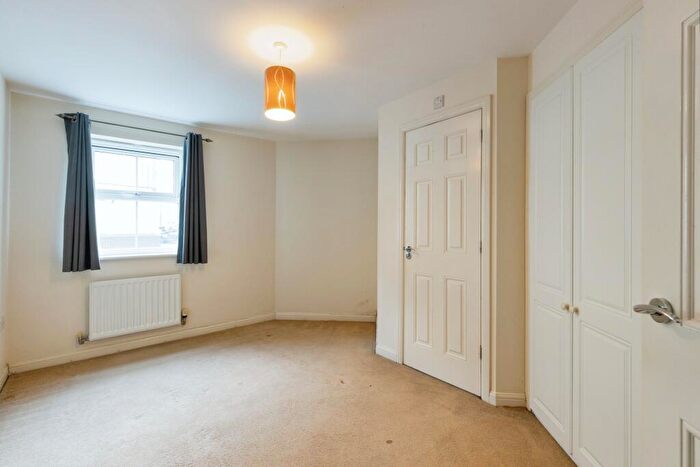 2 Bedroom Flat To Rent In Deans Court, Bishops Cleeve, GL52