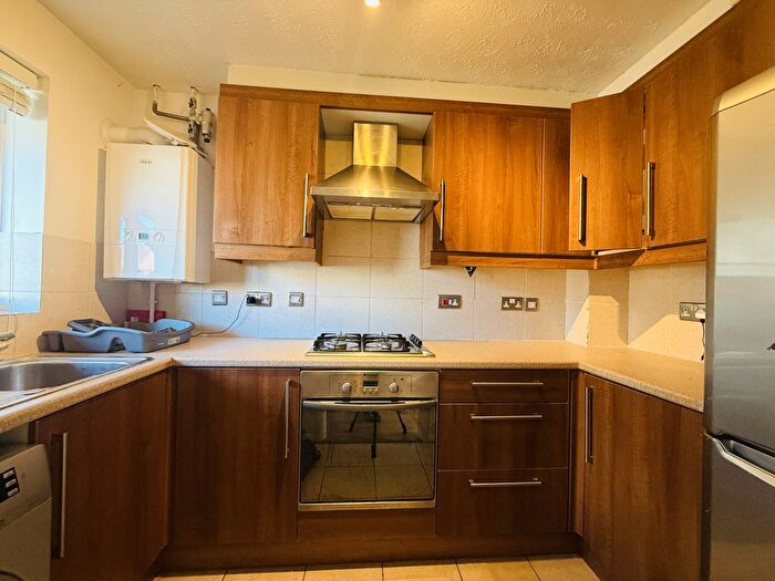2 Bedroom Property To Rent In Farmbrook, Bushmead, LU2 - Photo 3