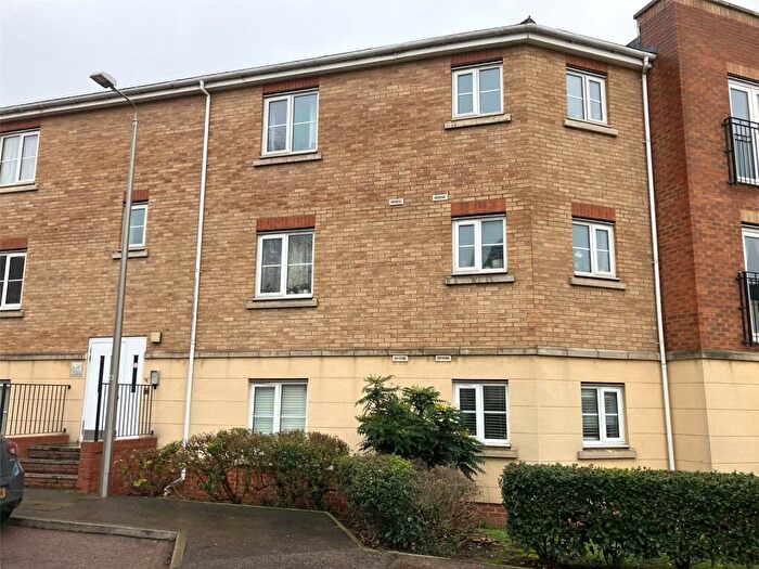 2 Bedroom Apartment To Rent In Windermere Avenue, Purfleet-on-Thames, Essex, RM19