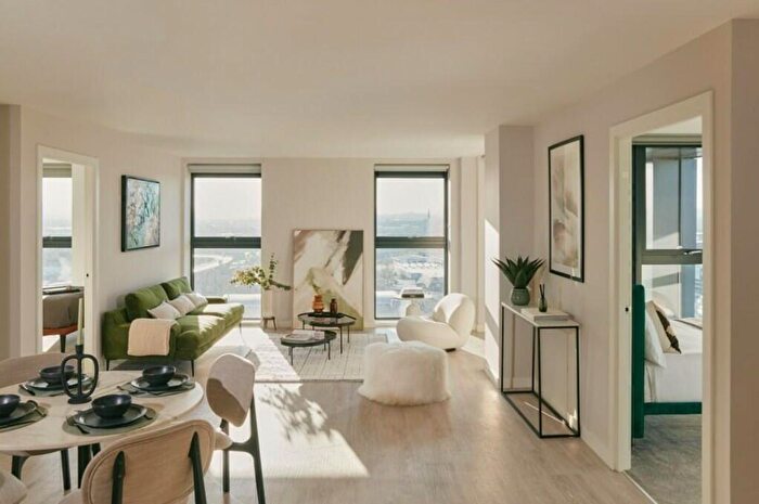 2 Bedroom Flat To Rent In Anderston Quay, Glasgow, G3