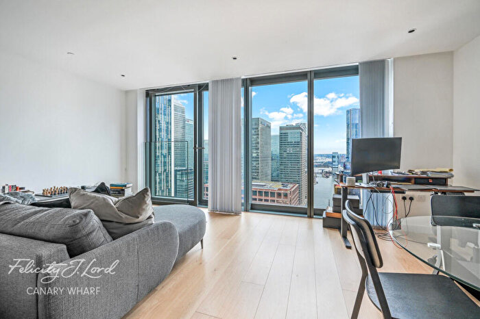 Studio For Sale In Landmark Pinnacle, Marsh Wall, London, E14