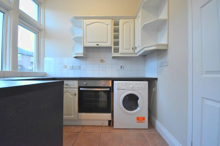1 Bedroom Flat To Rent In Carshalton Road, Sutton, SM1