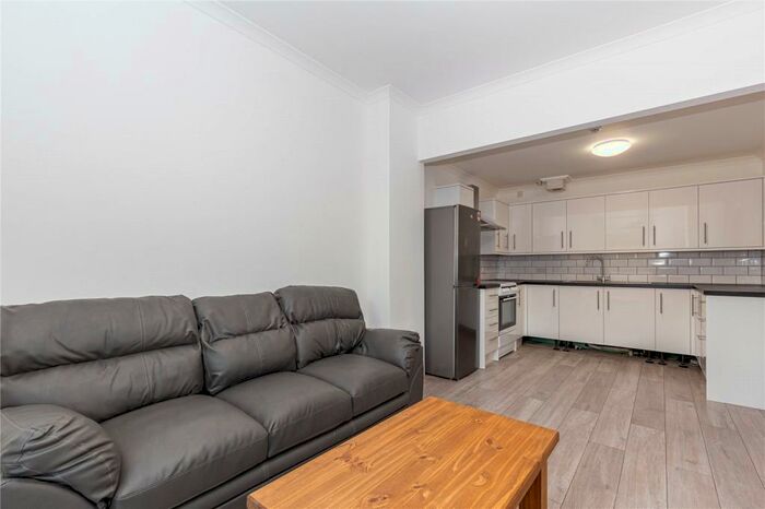 4 Bedroom End Of Terrace House To Rent In New Queen Street, Kingswood, Bristol, BS15