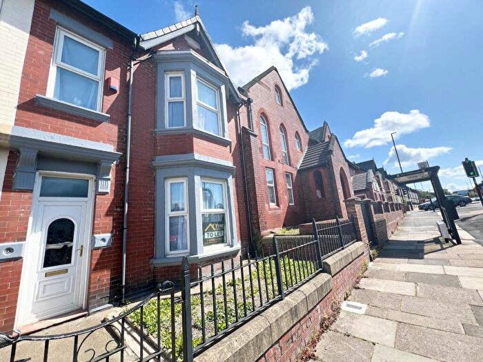 6 Bedroom Town House To Rent In Wingrove Road, Newcastle Upon Tyne, NE4