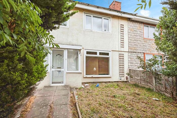 3 Bedroom Semi-Detached House For Sale In Benedon Road, Birmingham, B26
