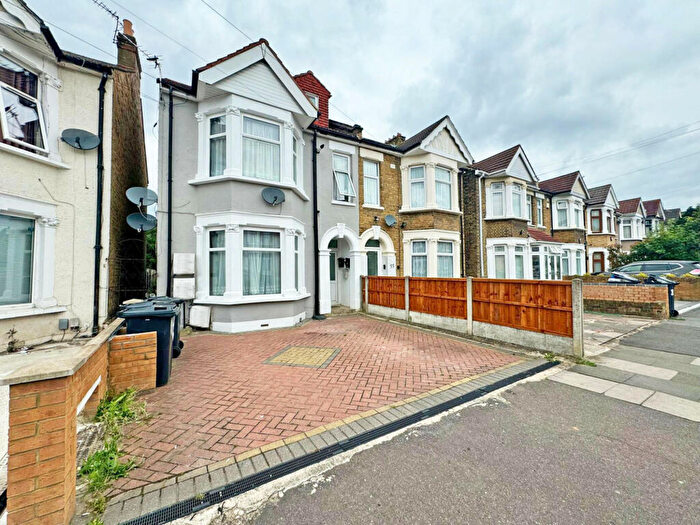 5 Bedroom Semi-Detached House For Sale In Wellesley Road, Ilford, Essex, IG1