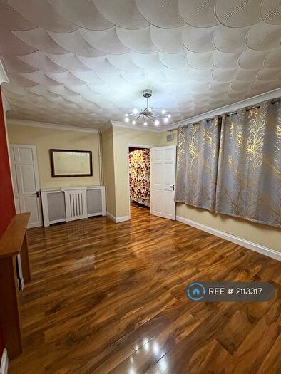 3 Bedroom Semi Detached House To Rent In Chippenham Road, Romford, RM3