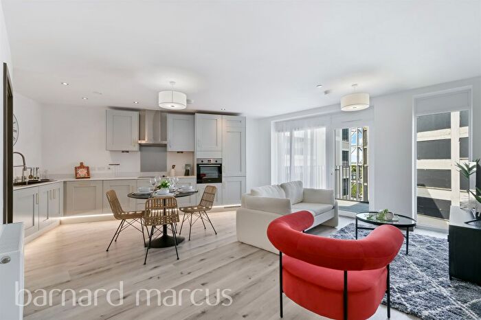 1 Bedroom Flat For Sale In The Venue, Gramophone Lane, Hayes, UB3