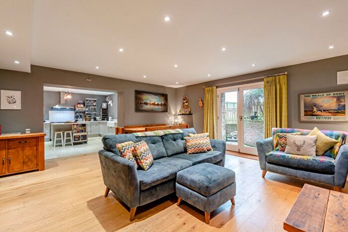 4 Bedroom Semi-Detached House For Sale In Shottenden, Canterbury, Kent, CT4