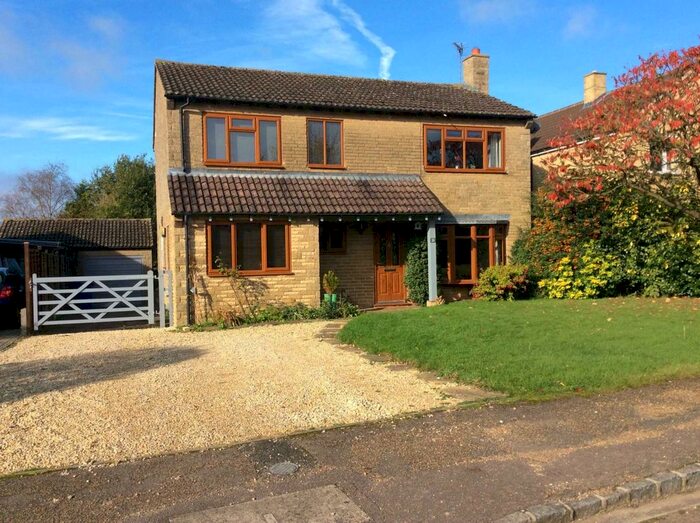 4 Bedroom Detached House To Rent In Butlers Close, Aston Le Walls, NN11