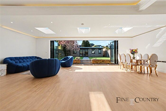 5 Bedroom Semi-Detached House For Sale In Purley Avenue, London, NW2
