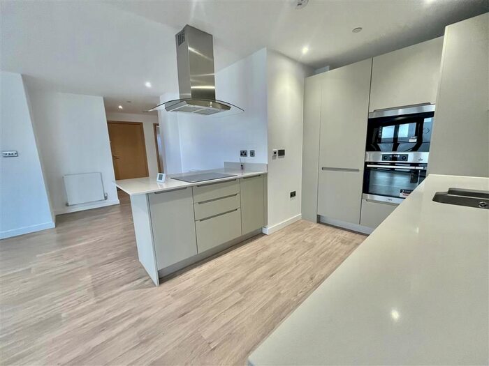 2 Bedroom Flat To Rent In Trent Lane, Sneinton, Nottingham, NG2