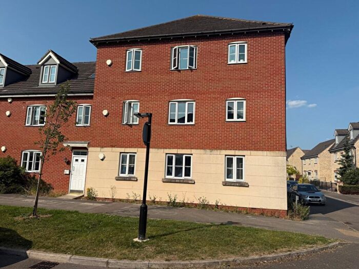 2 Bedroom Apartment For Sale In The Pollards, Bourne, PE10