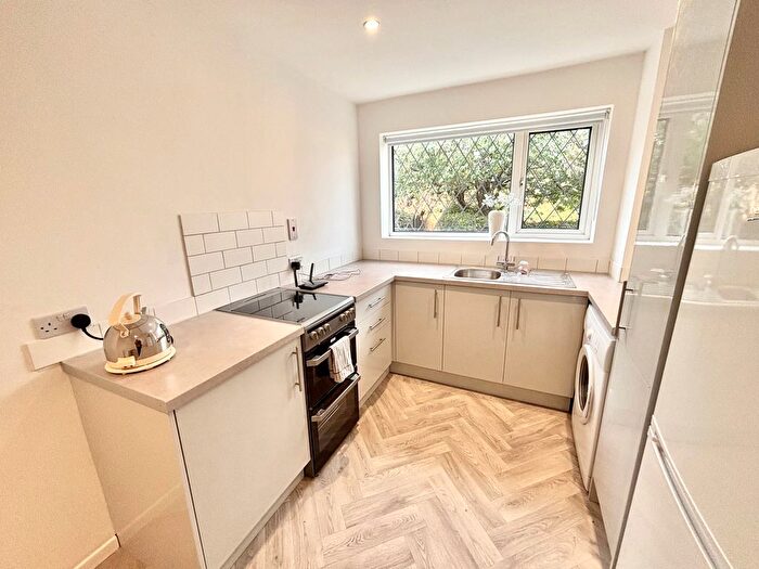 3 Bedroom Semi-Detached House To Rent In Norgreave Way, Sheffield, S20