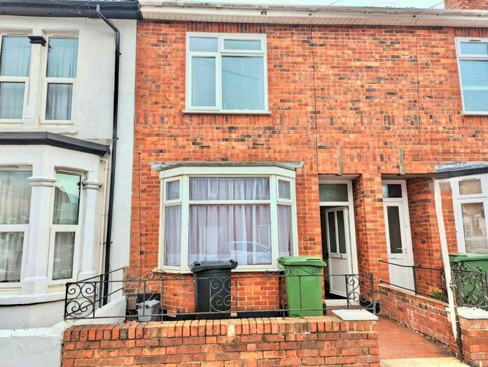 1 Bedroom House To Rent In Bath Road, Portsmouth, PO4