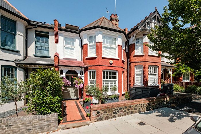 5 Bedroom Terraced House For Sale In Dukes Avenue, London, N10