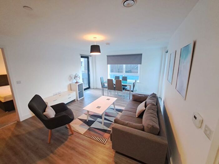 2 Bedroom Flat To Rent In Hurst Street, Liverpool, L1