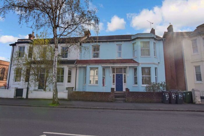 1 Bedroom Flat To Rent In St Marys Road, CV31