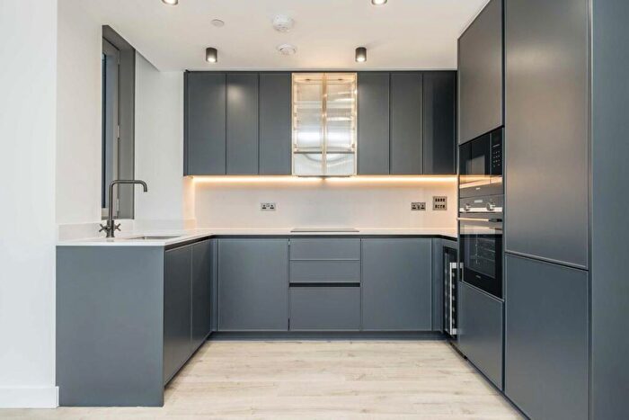 2 Bedroom Flat To Rent In Bollinder Place, Clerkenwell, EC1V