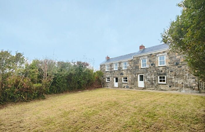 3 Bedroom Property To Rent In Penzance, TR20