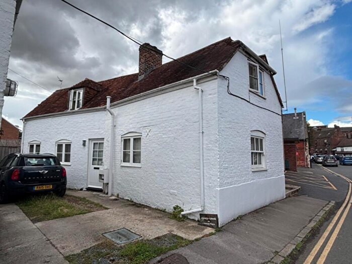 2 Bedroom Detached House To Rent In Kennet Place Marlborough, SN8