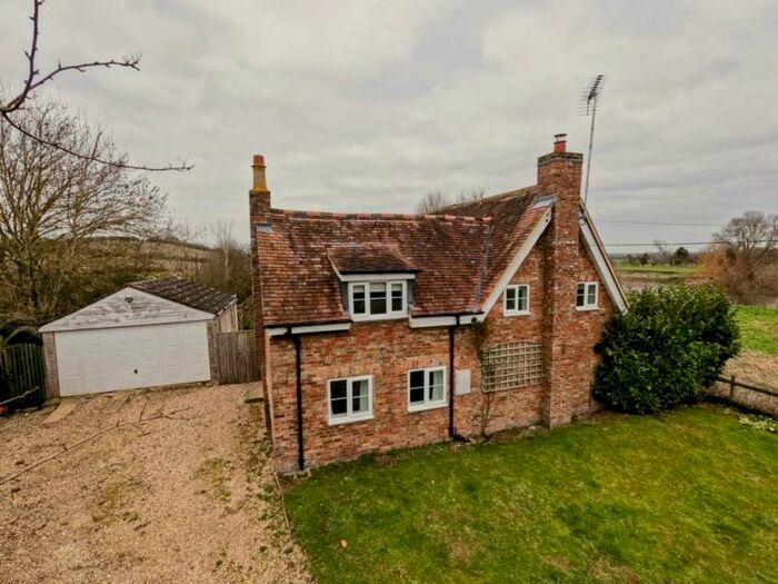 3 Bedroom Detached House To Rent In Weir Green, Six Month Let, GL2