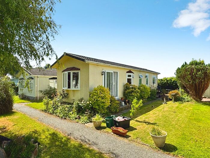 1 Bedroom Property For Sale In Trelawne Gardens, Trelawne, Looe, Cornwall, PL13