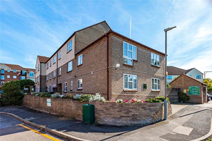1 Bedroom Apartment For Sale In Sycamore Court, Stilemans, Wickford, Essex, SS11